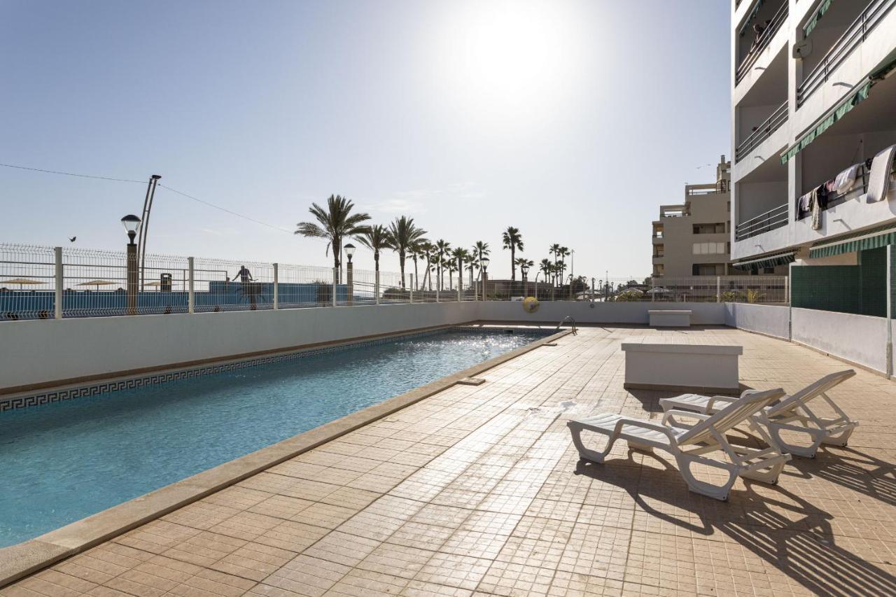 Miral 2 - Beach Front Apartment With Pool Quarteira Exterior photo